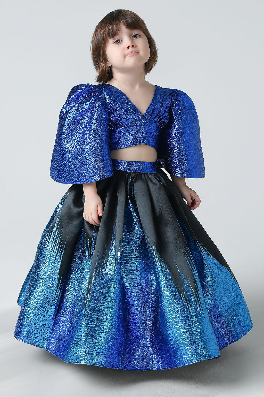 MAGNETIC BLUE